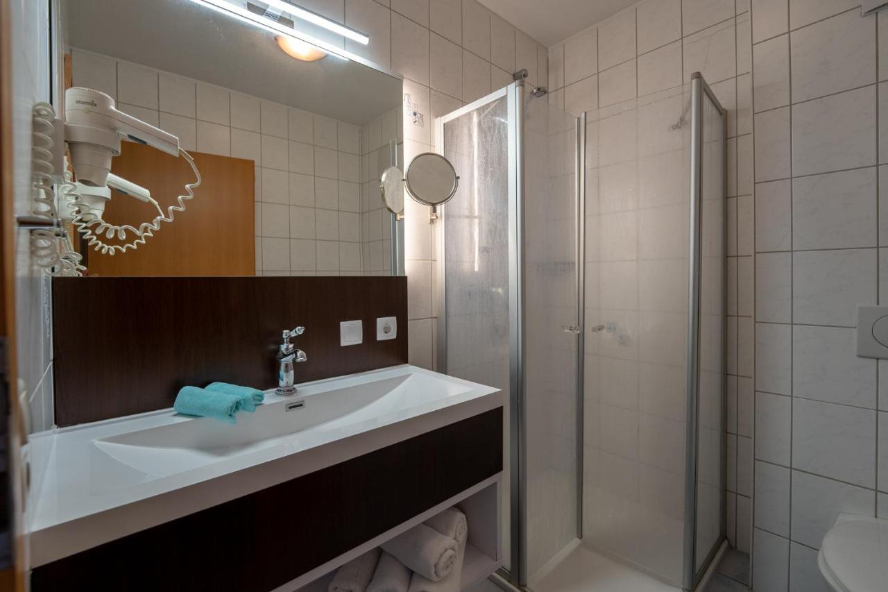 Hotel Nordstern นอยฮาร์ลิงเงอซีล ภายนอก รูปภาพ